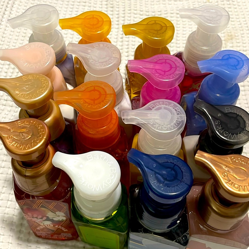 5 assorted White Barn & Bath & Body Works Mystery Bundle- NEW foam soaps